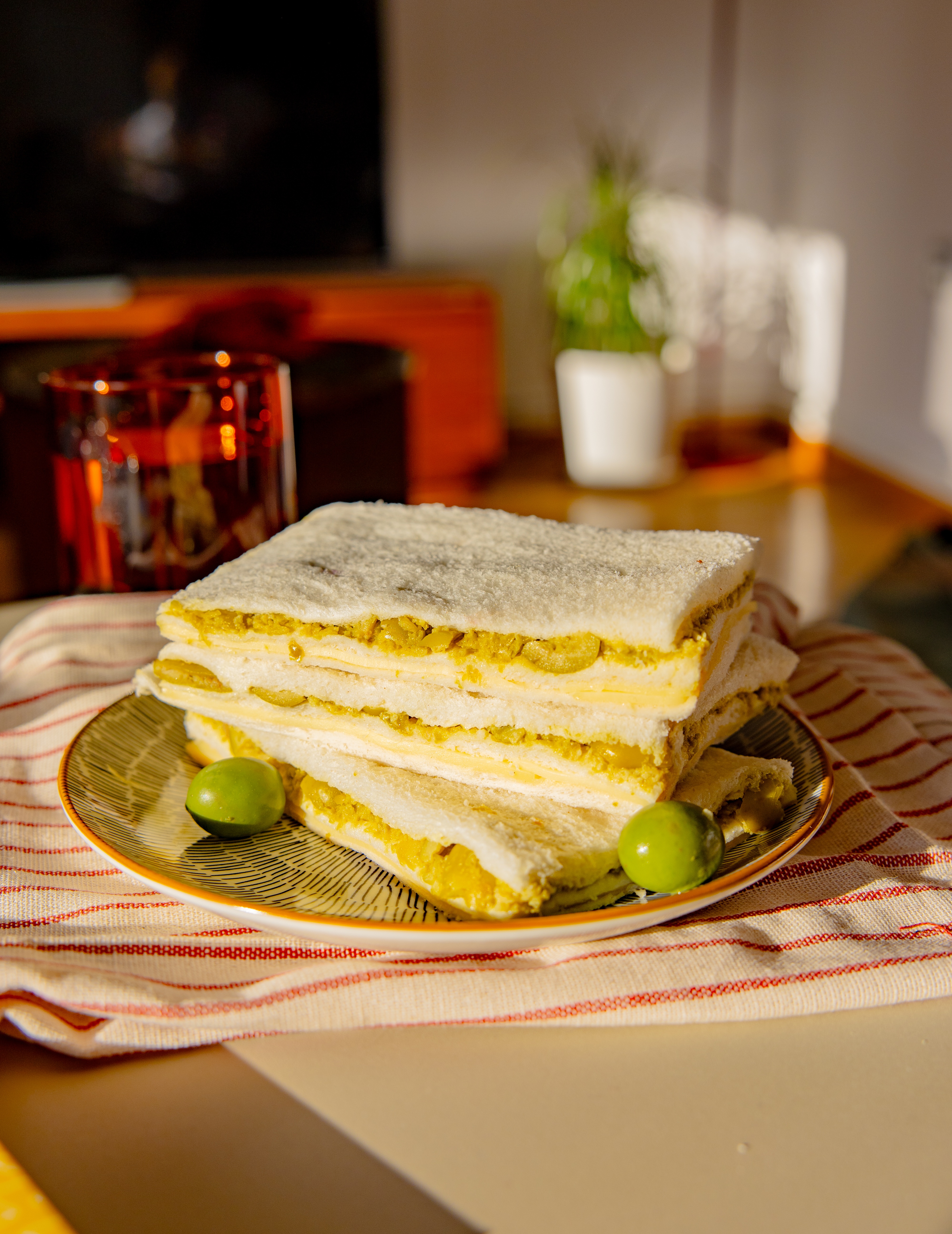 Sándwich de pasta de oliva y queso