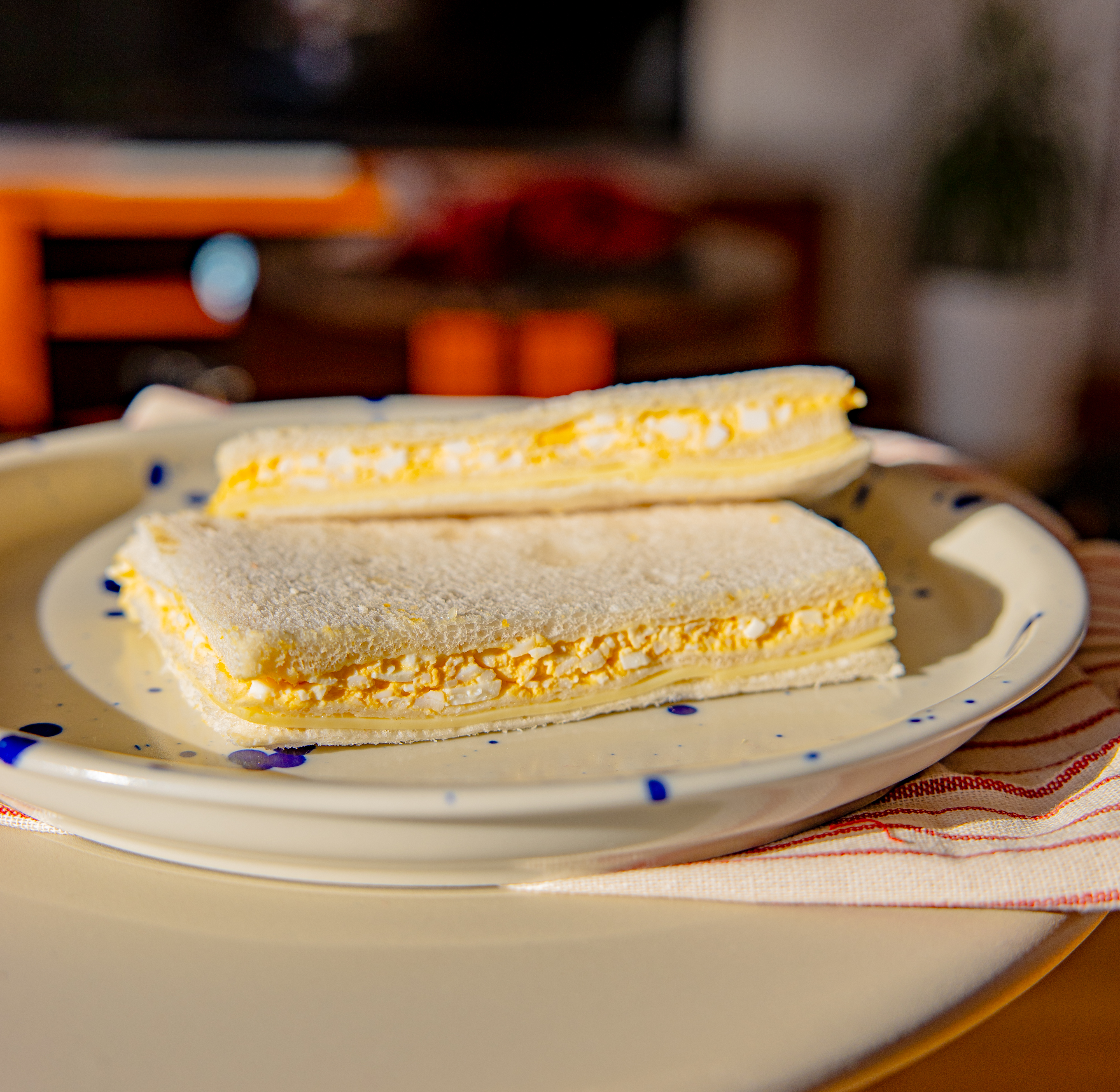 Sándwich de huevo y queso